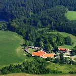 Tvrz Holesice Orlicka Prehrada - Chaty Klucenice