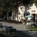 Tvrz Holesice Orlicka Prehrada - Chaty Отель *
