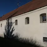 Отель Tvrz Holesice Orlicka Prehrada - Chaty