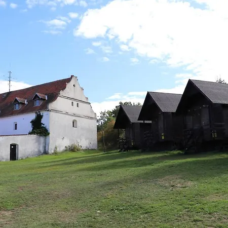 Tvrz Holesice Orlicka Prehrada - Chaty * Klucenice