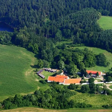 Tvrz Holesice Orlicka Prehrada - Chaty Klucenice