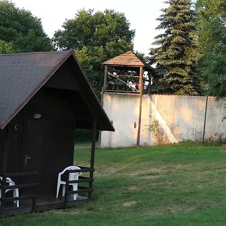 Tvrz Holesice Orlicka Prehrada - * Klučenice