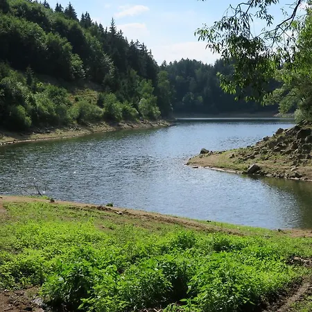 Tvrz Holesice Orlicka Prehrada - Chaty Lodge *