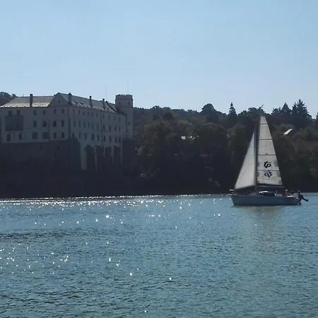 Tvrz Holešice Orlická Přehrada - *