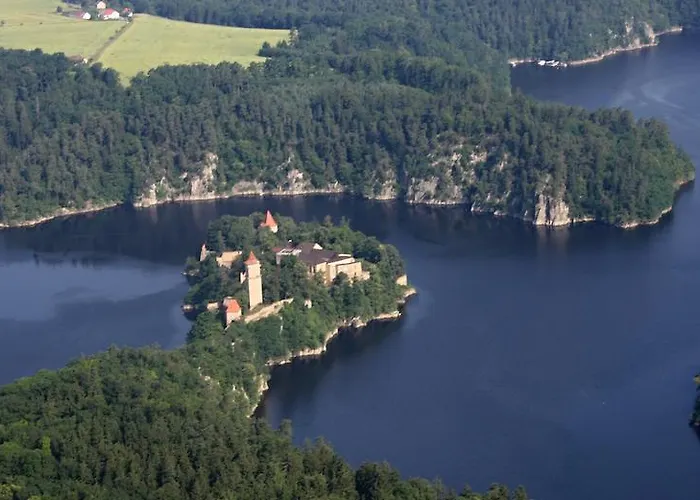 Hotel Tvrz Holešice Orlická Přehrada - Klucenice