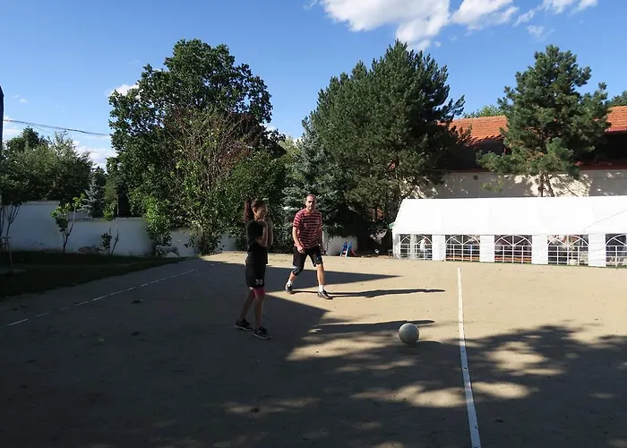 Tvrz Holesice Orlicka Prehrada - Chaty * Klucenice