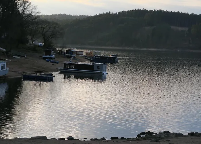 Tvrz Holešice Orlická Přehrada -